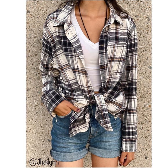 Black Plaid button up flannel - Picture 1 of 4